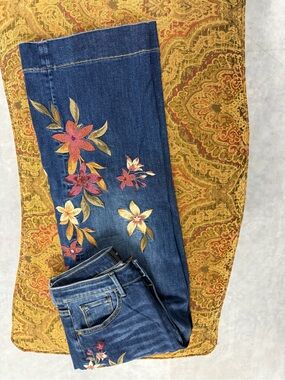 DRIFTWOOD - Charlee Wide Leg  27/25 1/2
Embroidered Women's Jeans with Floral